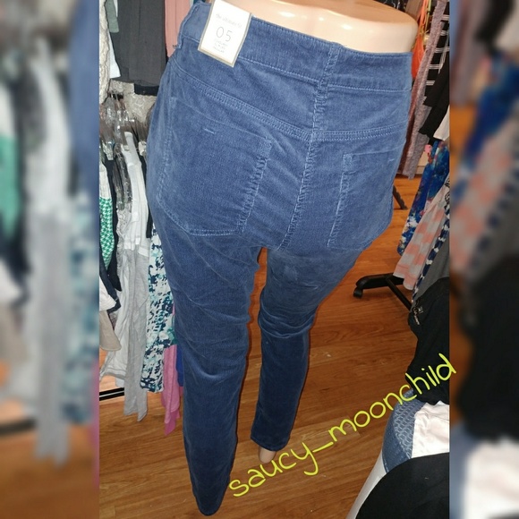 Chico's Pants - 🆕{Chicos} navy corduroy slim leg pants